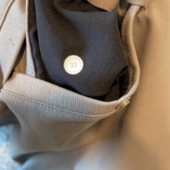 Lululemon Commission Classic-Fit Pant 28" *Tech Woven Rover size 33 - Picture 7 of 9